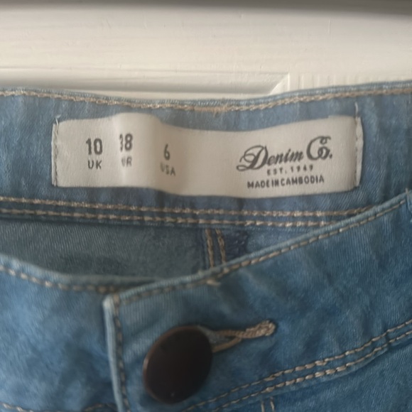 Jeans - Picture 2 of 2